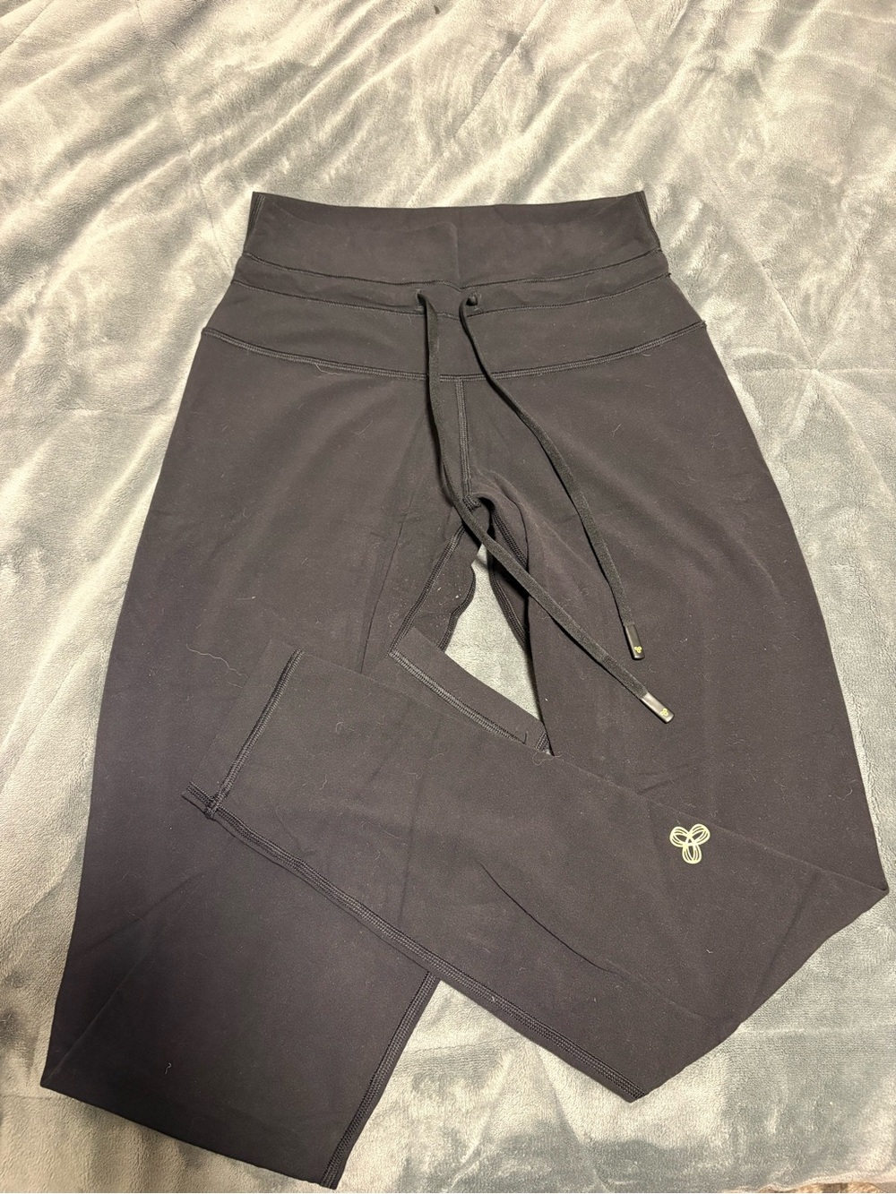 TNA aritzia drawstring leggings
